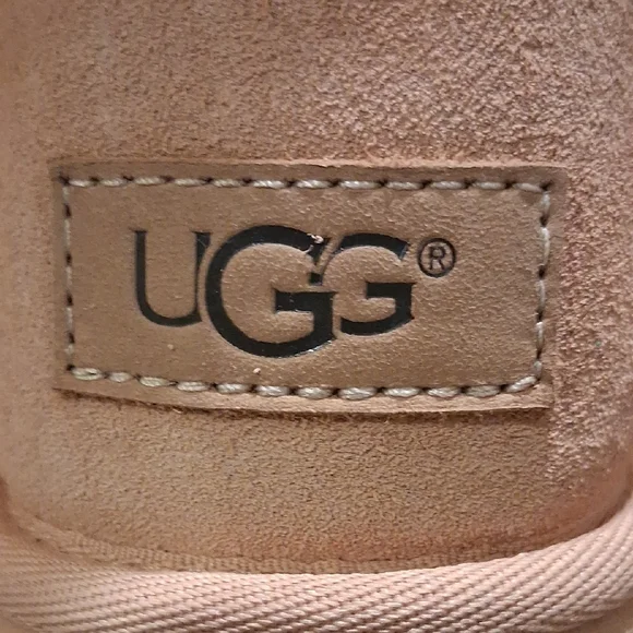 UGG Classic Short II with Amb Boots (Color: Creme) - Picture 2 of 16